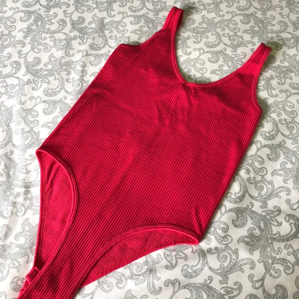 Ribbed red bodysuit, size M/L